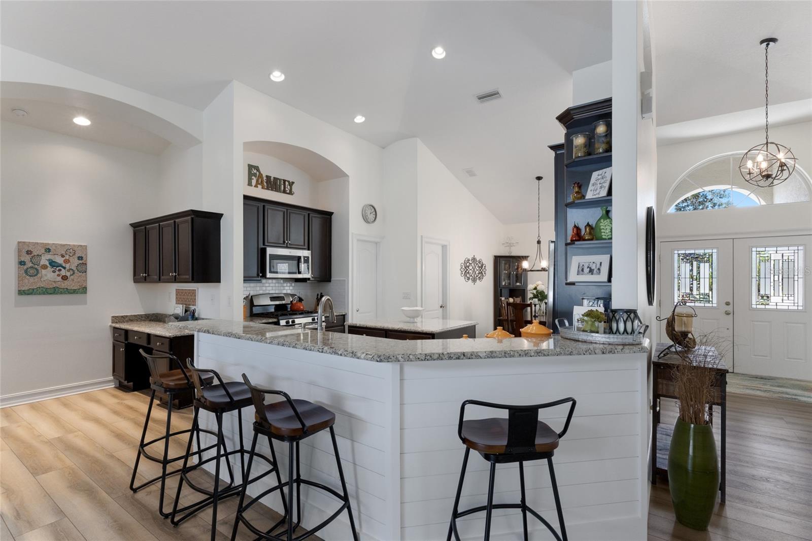 Image 10 of 72 For 12002 Forest Park Circle