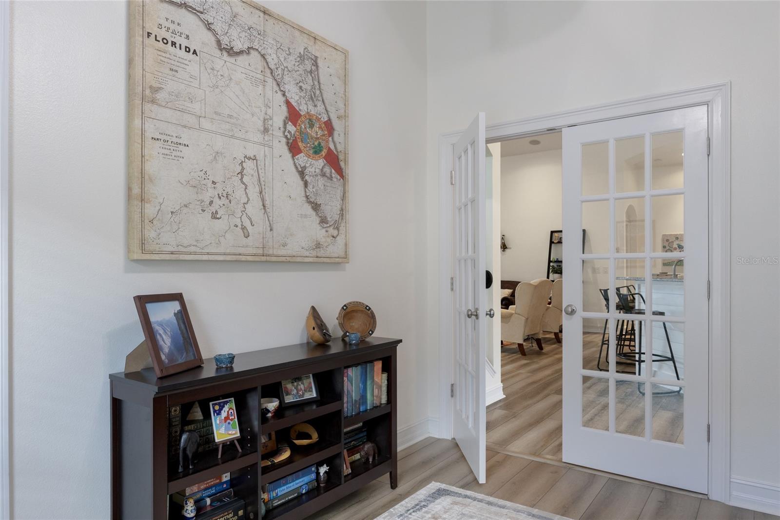 Image 17 of 72 For 12002 Forest Park Circle