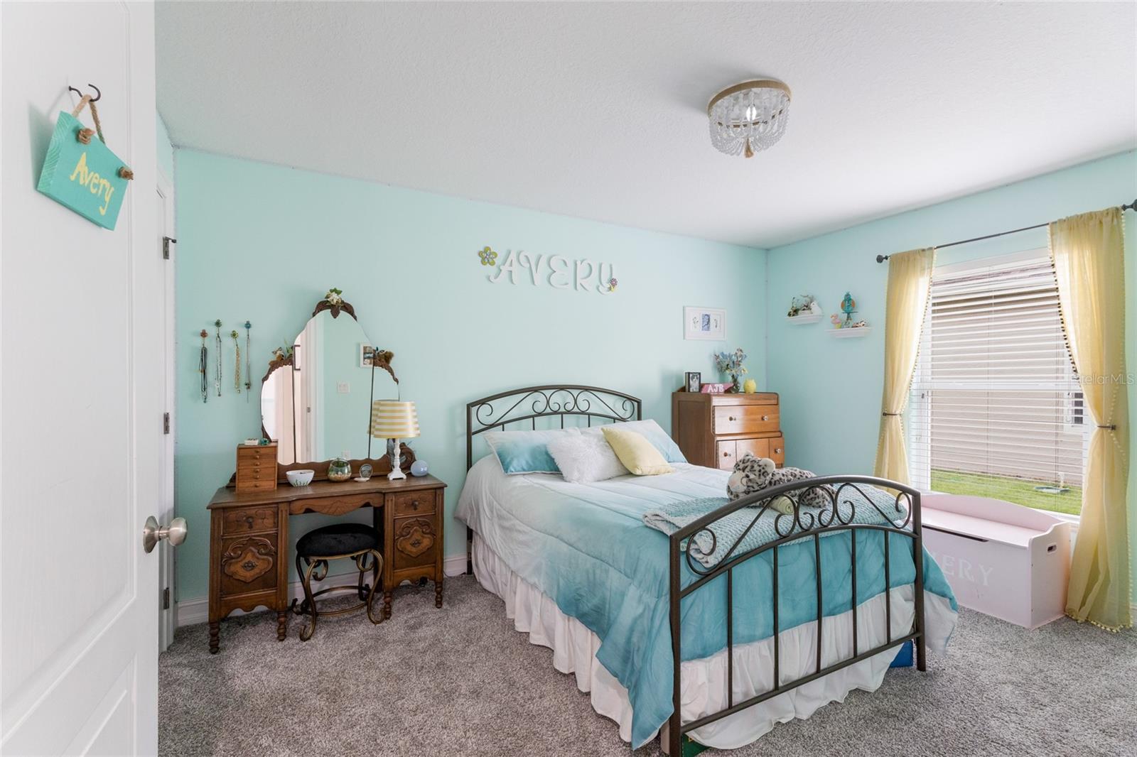 Image 27 of 72 For 12002 Forest Park Circle