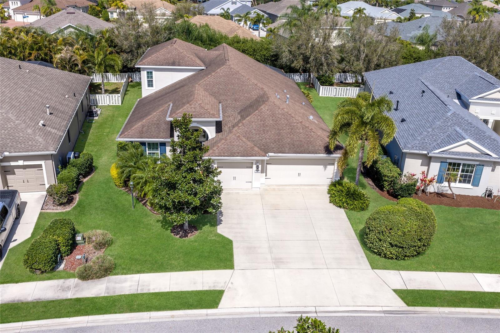 Image 3 of 72 For 12002 Forest Park Circle