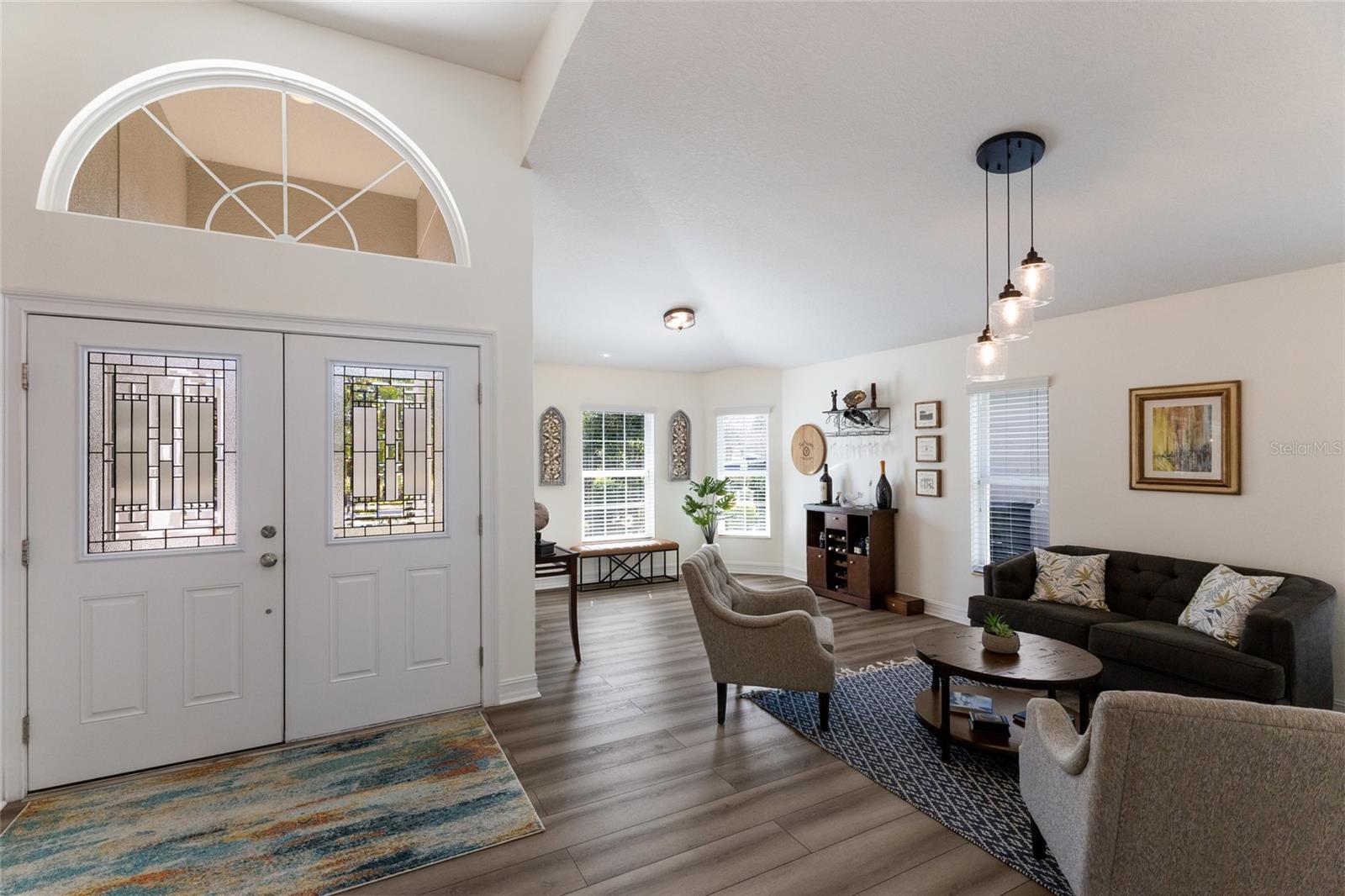 Image 6 of 72 For 12002 Forest Park Circle