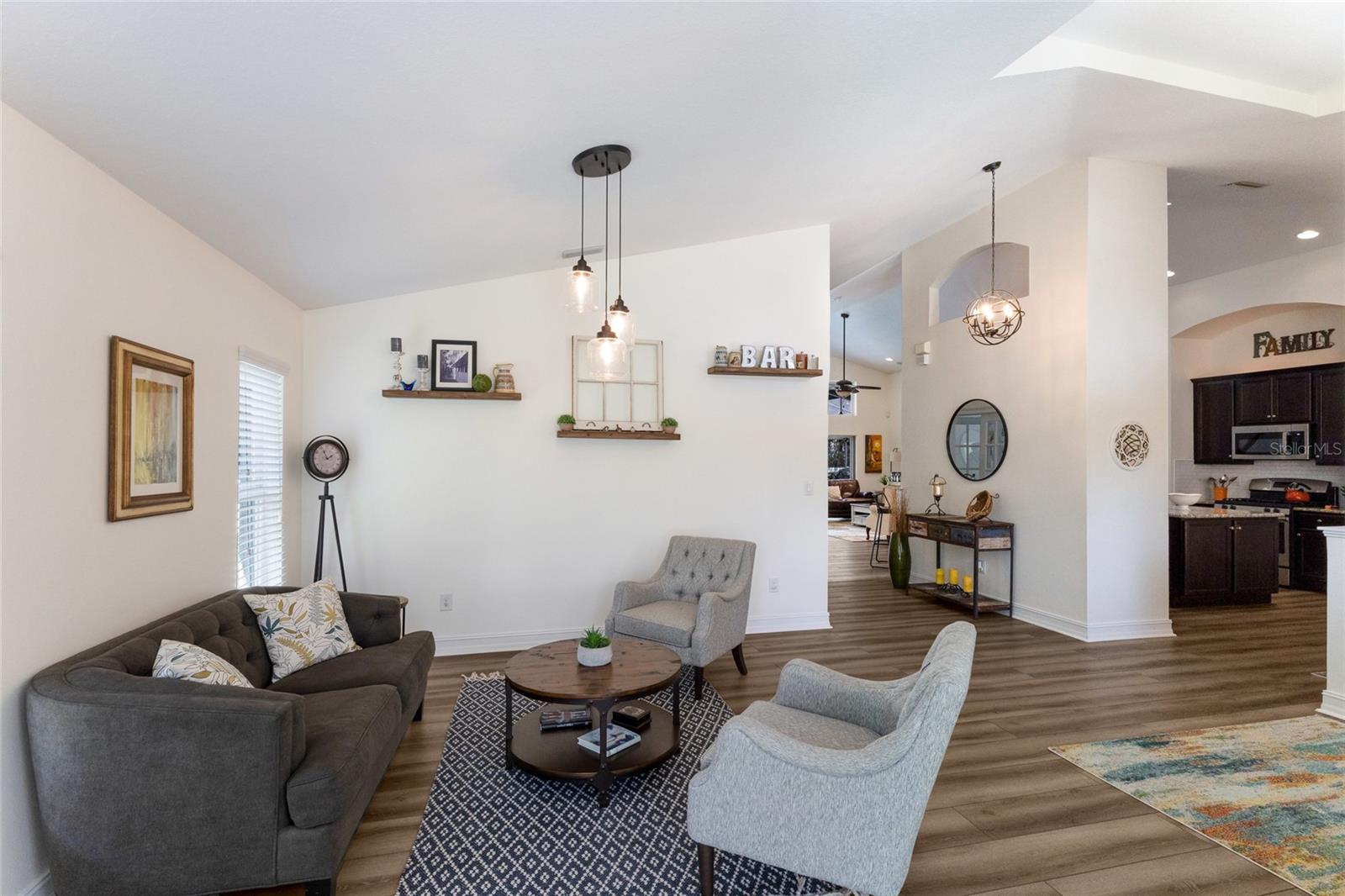 Image 9 of 72 For 12002 Forest Park Circle