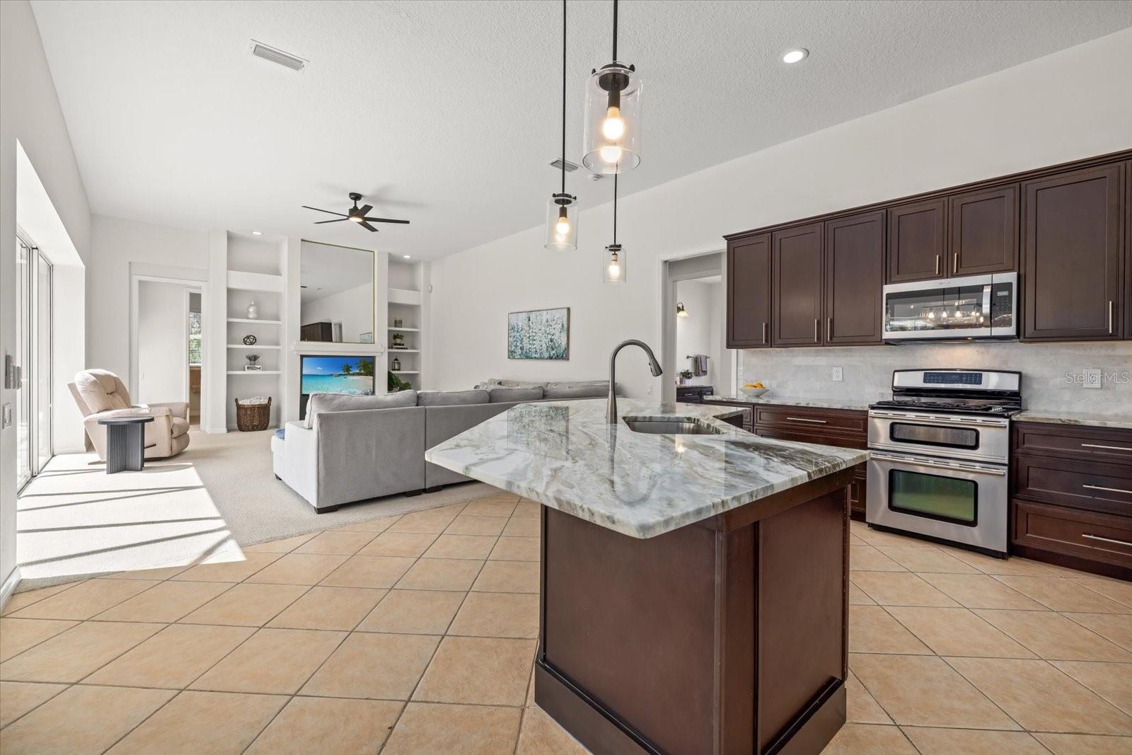 Image 18 of 51 For 6916 Riversedge Street Circle