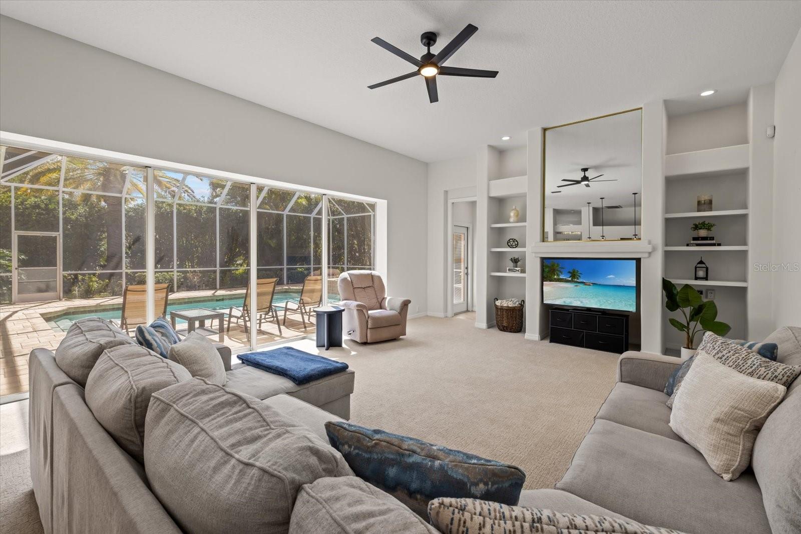 Image 22 of 51 For 6916 Riversedge Street Circle