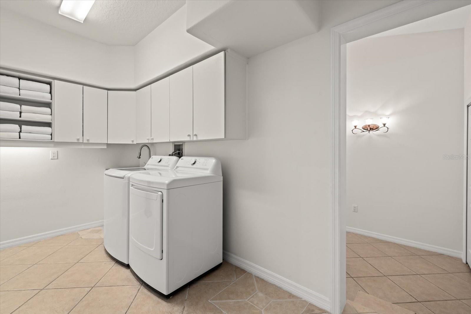 Image 31 of 51 For 6916 Riversedge Street Circle