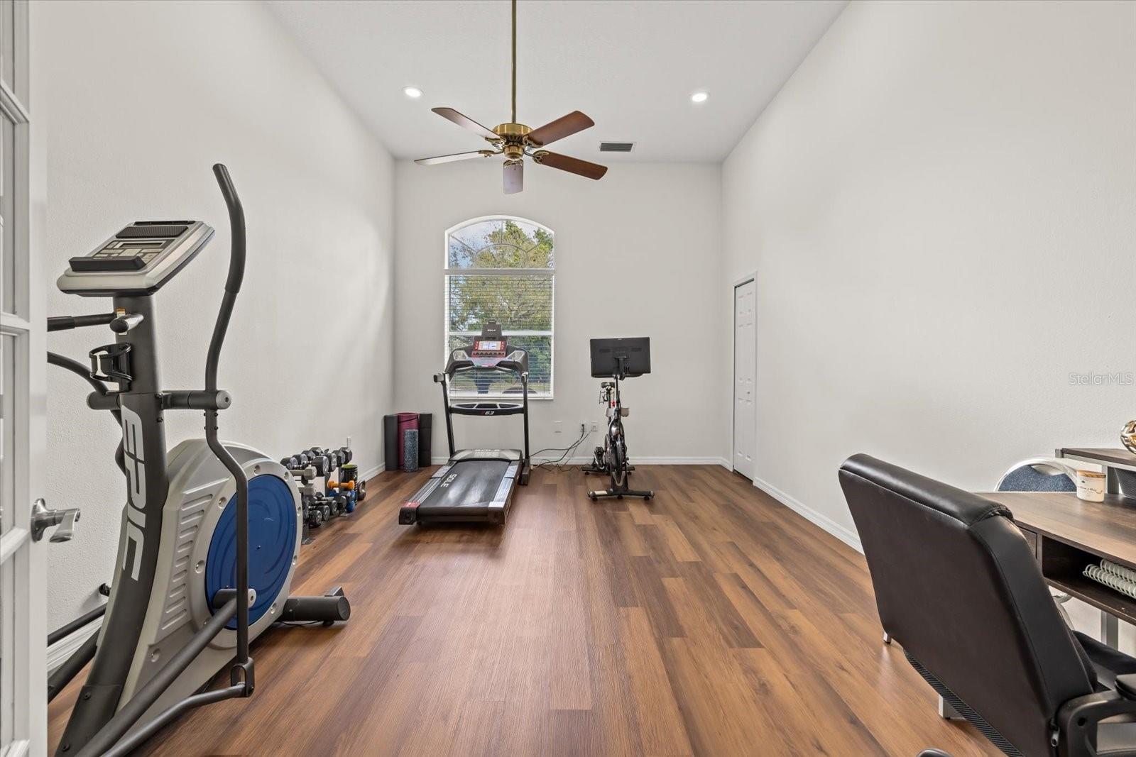 Image 36 of 51 For 6916 Riversedge Street Circle