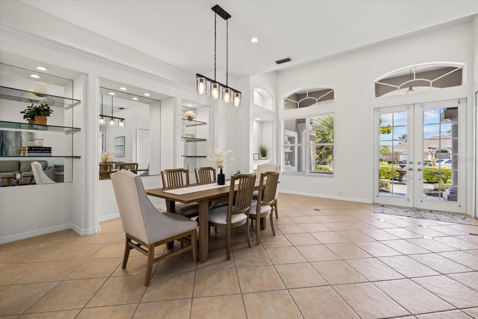 Image 5 of 51 For 6916 Riversedge Street Circle