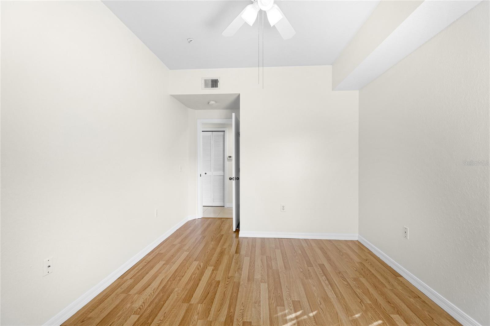 Image 18 of 35 For 5110 Northridge Road 203