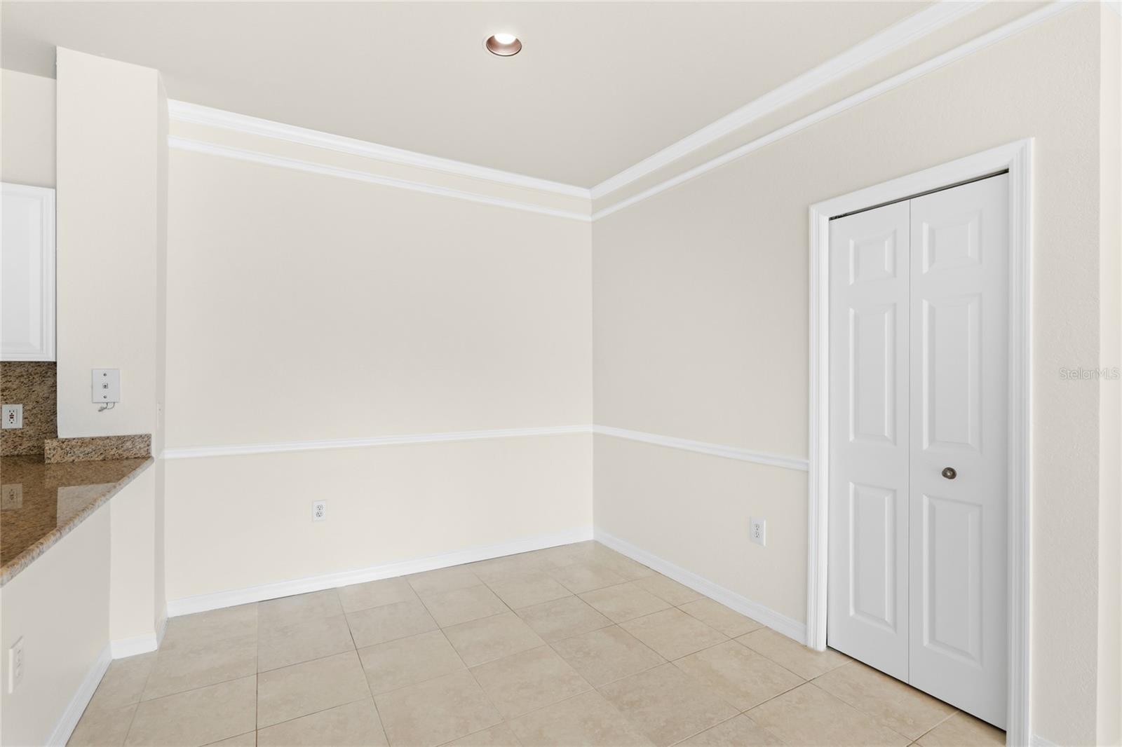 Image 9 of 35 For 5110 Northridge Road 203