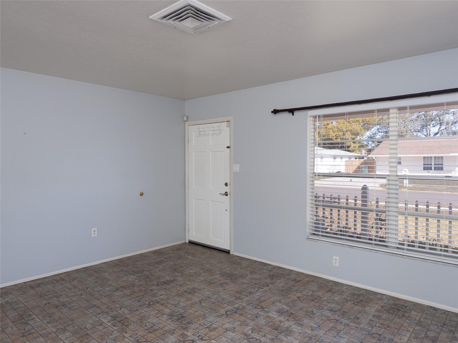 Image 5 of 52 For 5338 Colewood Pl