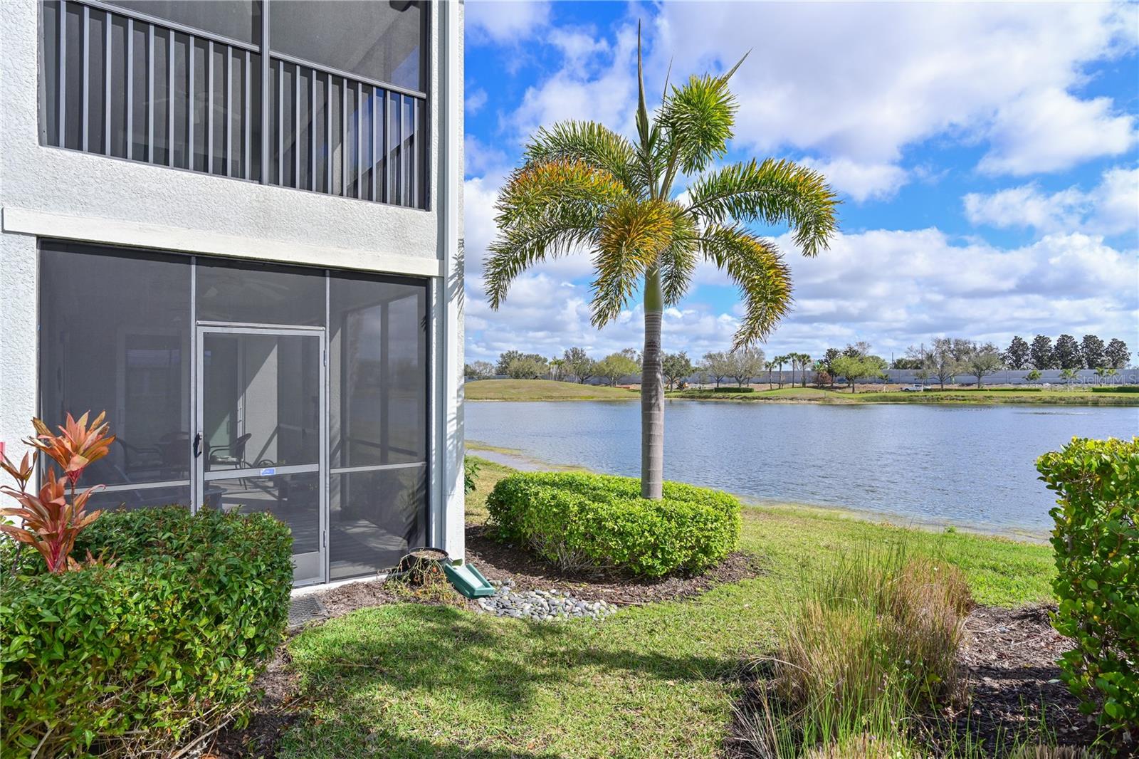 Image 24 of 51 For 901 Tidewater Shores Loop 412