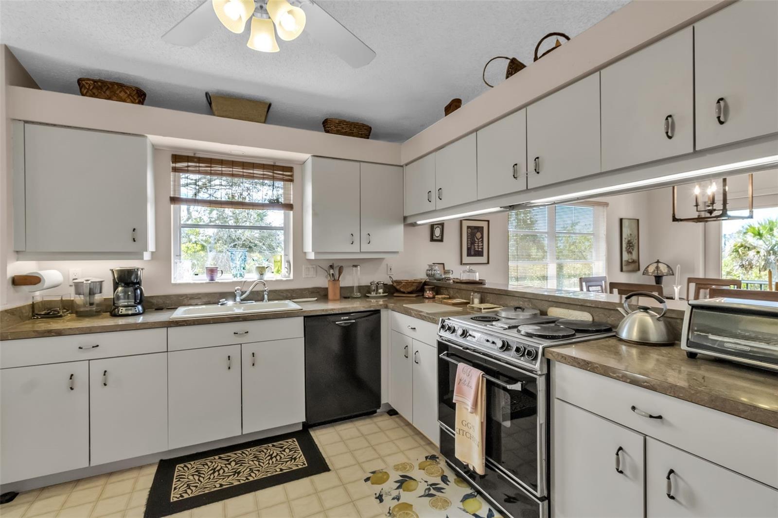 Image 15 of 58 For 5000 Lemon Bay Drive