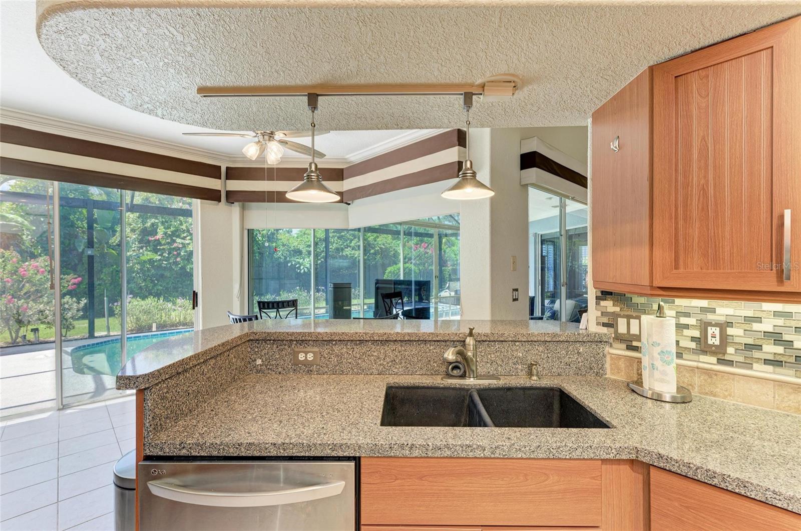 Image 11 of 62 For 26211 Feathersound Drive