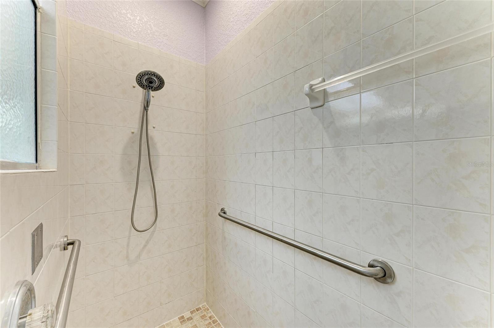 Image 22 of 62 For 26211 Feathersound Drive