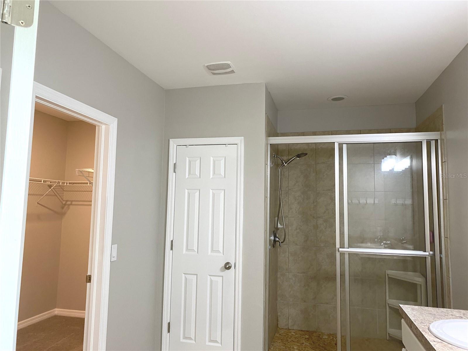 Image 15 of 33 For 8948 Mondial Court