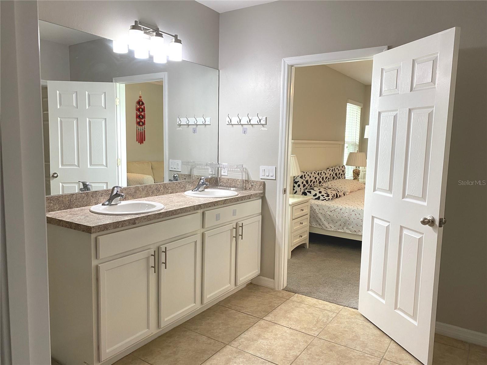 Image 18 of 33 For 8948 Mondial Court