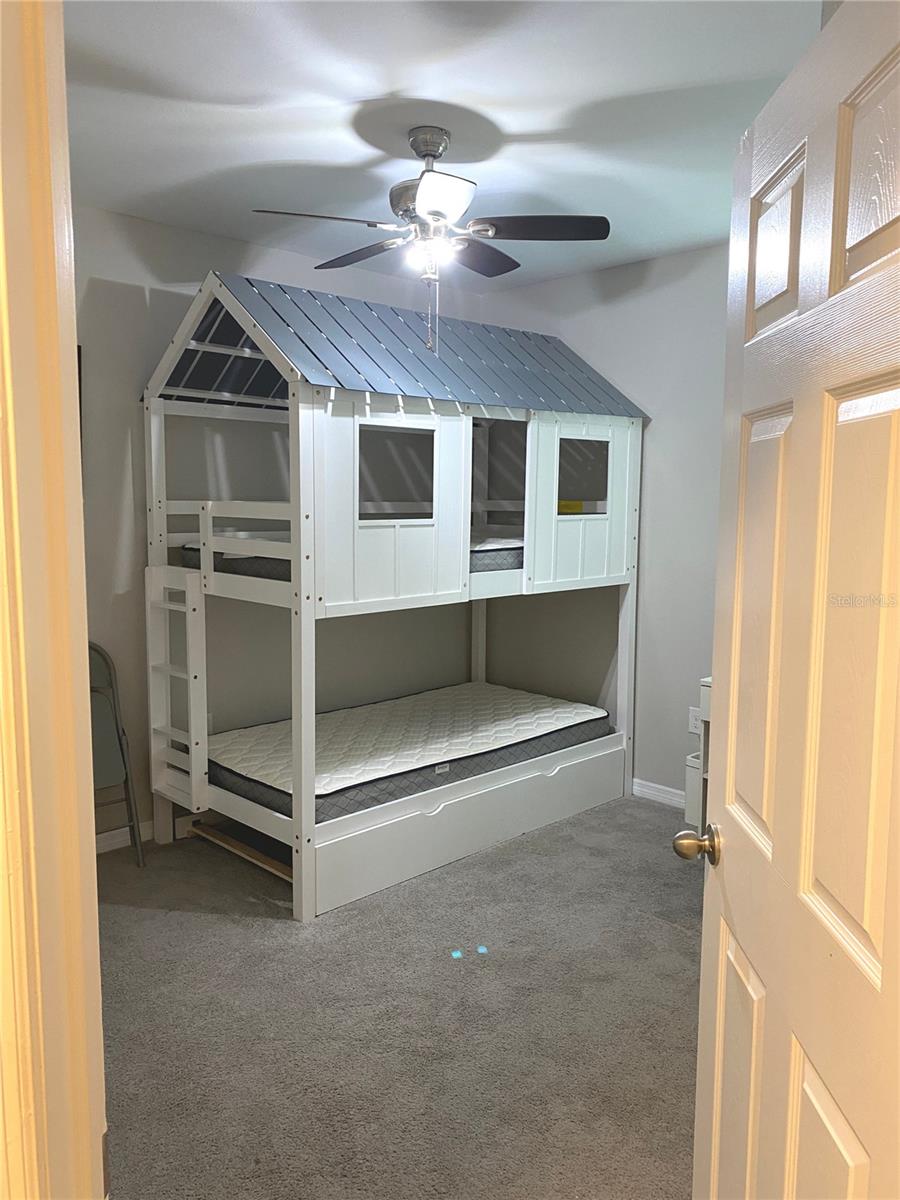 Image 21 of 33 For 8948 Mondial Court