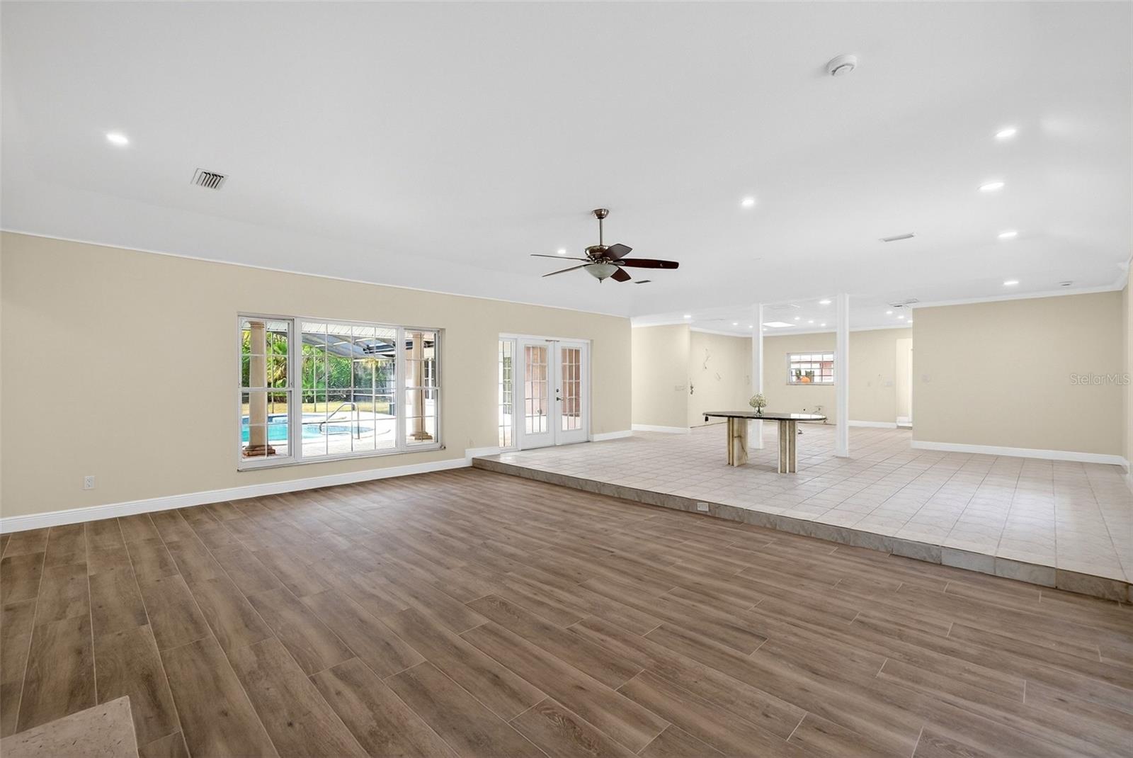 Image 10 of 82 For 7108 Midnight Pass Road