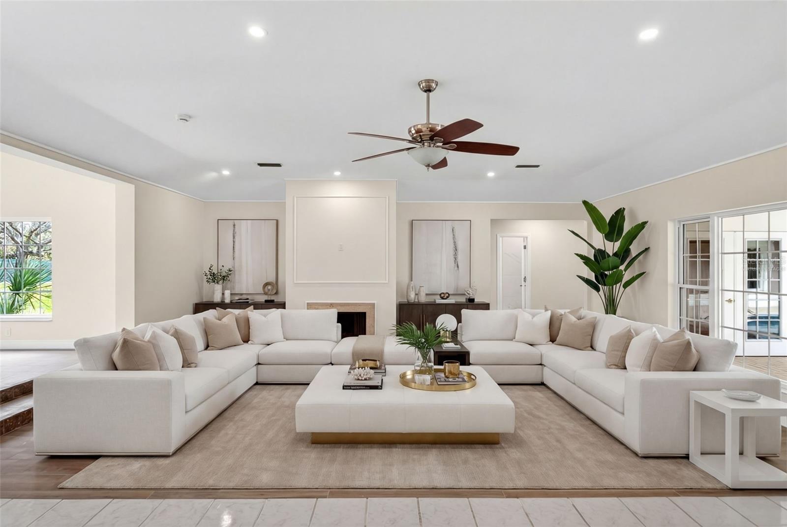 Image 12 of 82 For 7108 Midnight Pass Road