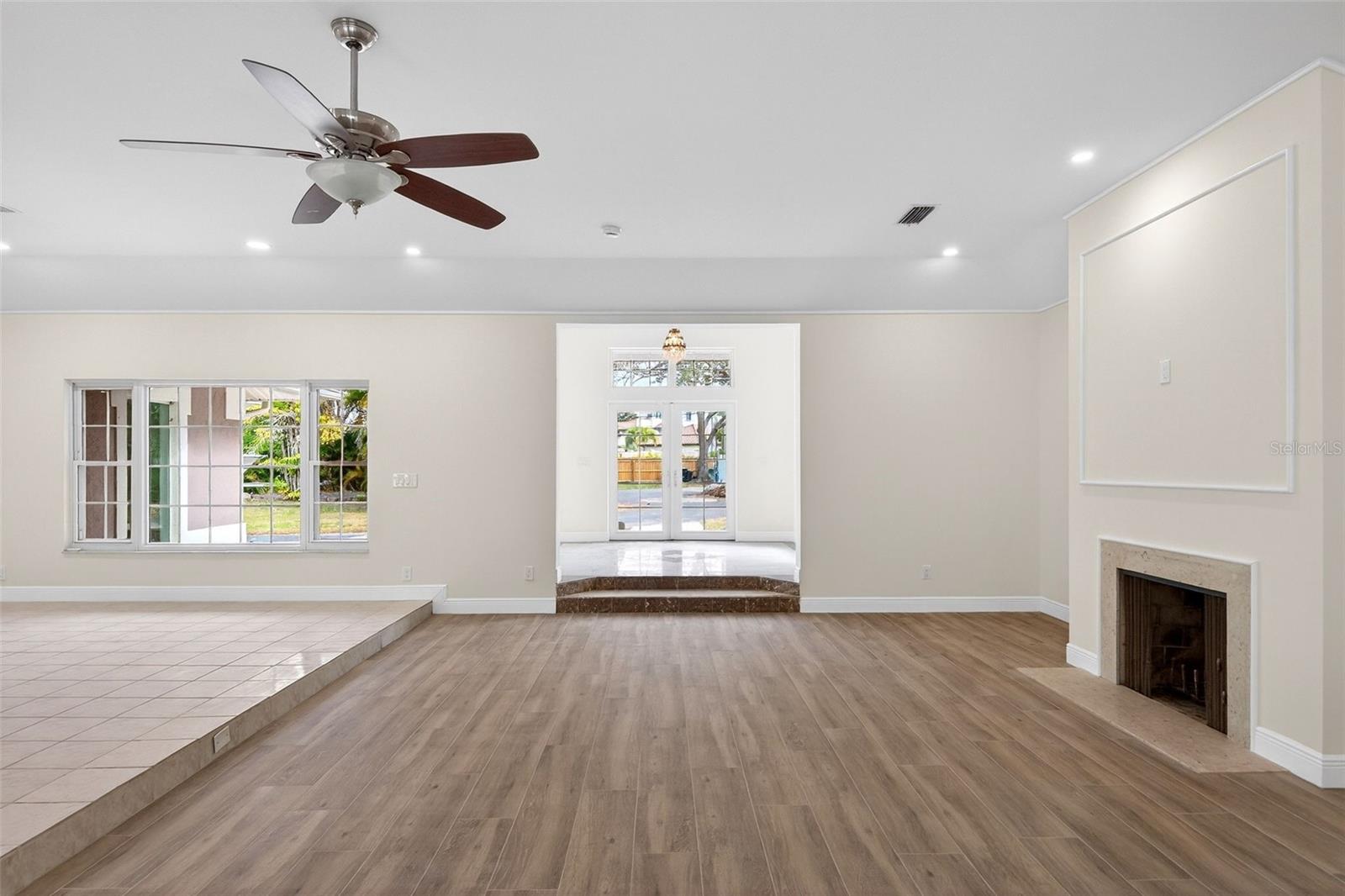 Image 13 of 82 For 7108 Midnight Pass Road