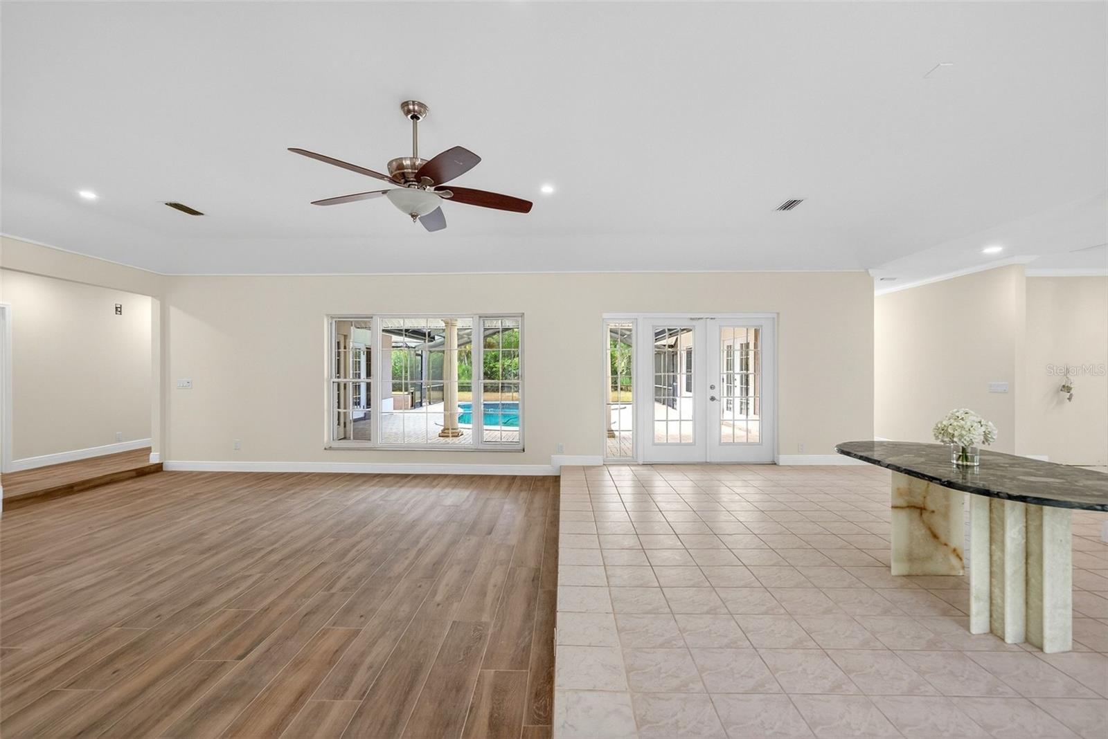 Image 14 of 82 For 7108 Midnight Pass Road