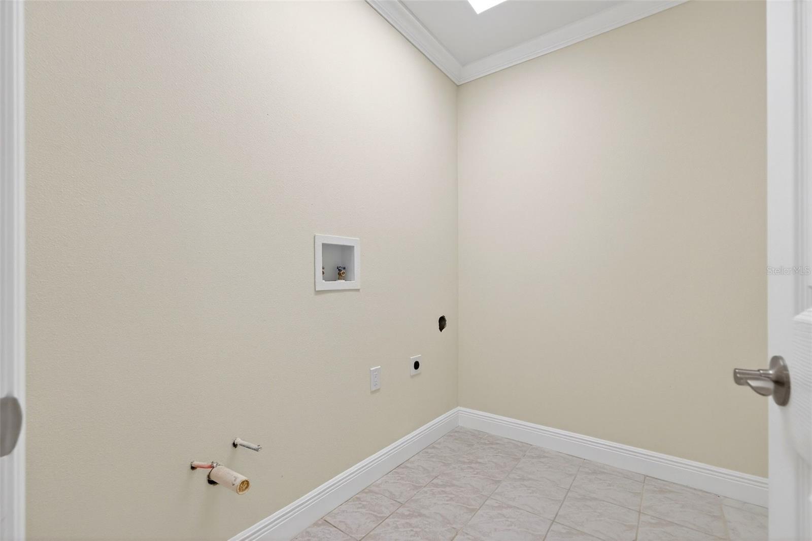 Image 17 of 82 For 7108 Midnight Pass Road