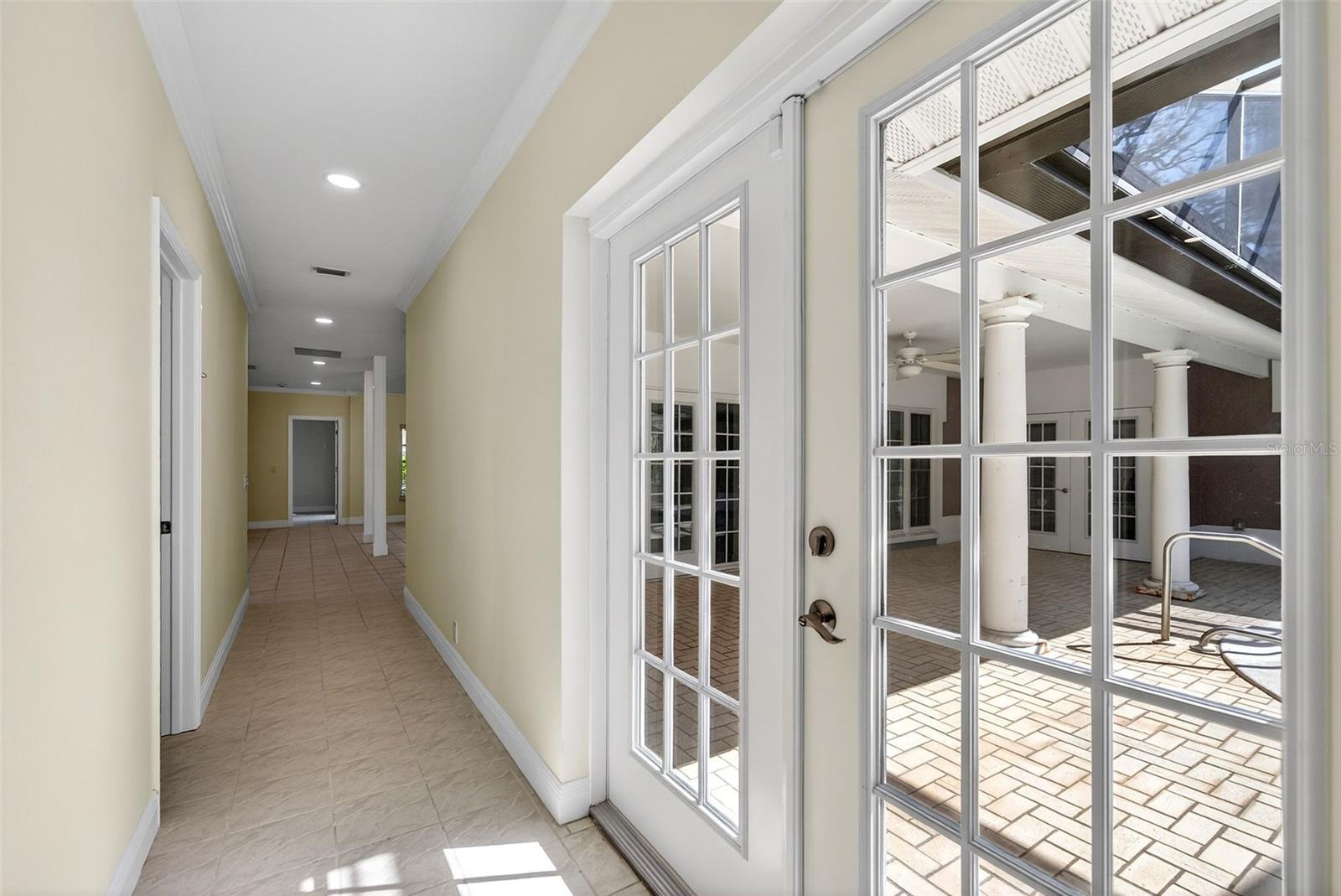 Image 27 of 82 For 7108 Midnight Pass Road