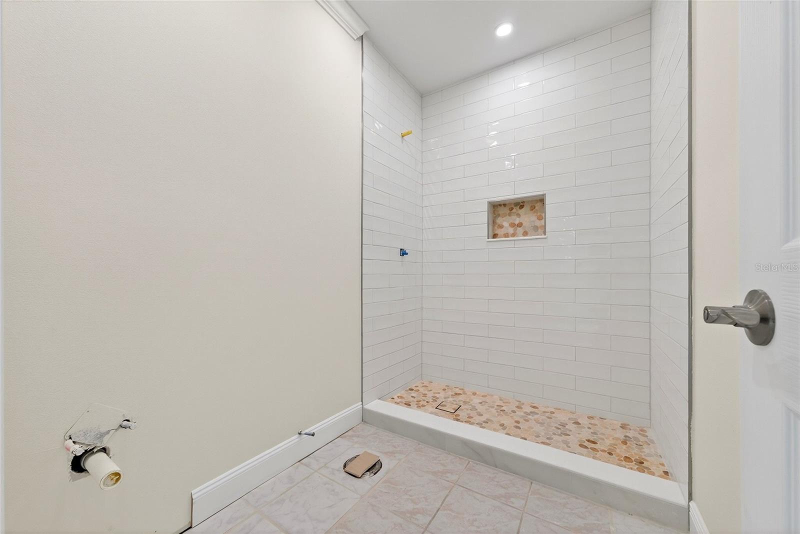 Image 29 of 82 For 7108 Midnight Pass Road