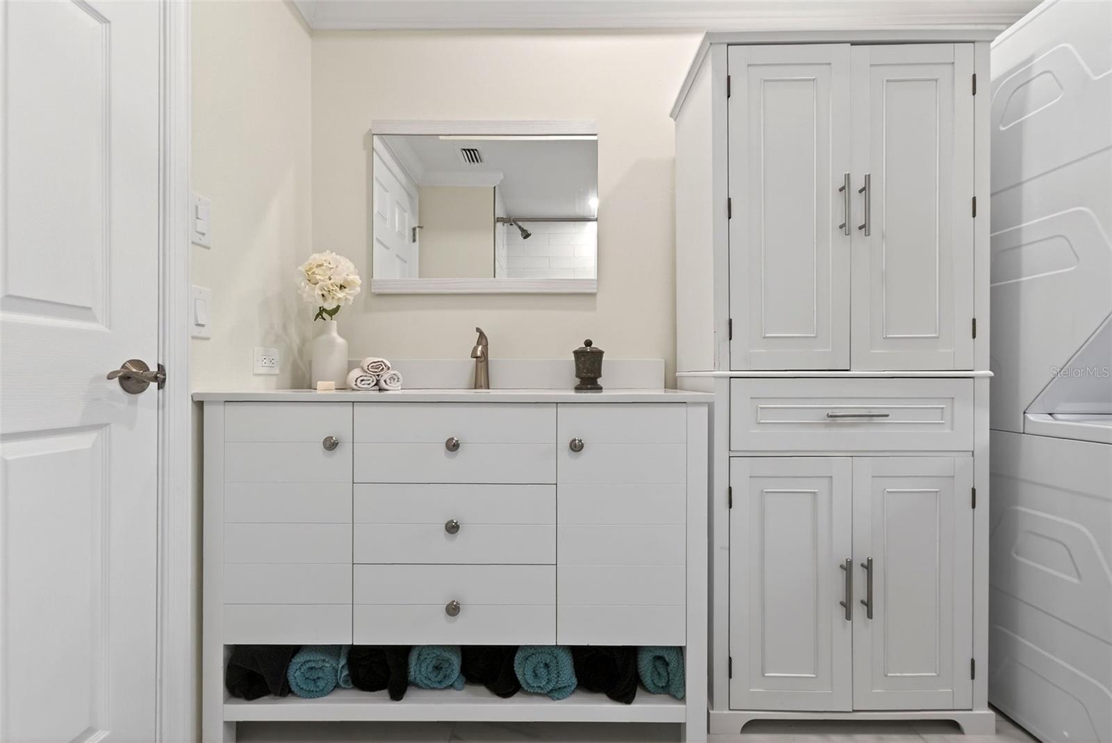 Image 51 of 82 For 7108 Midnight Pass Road