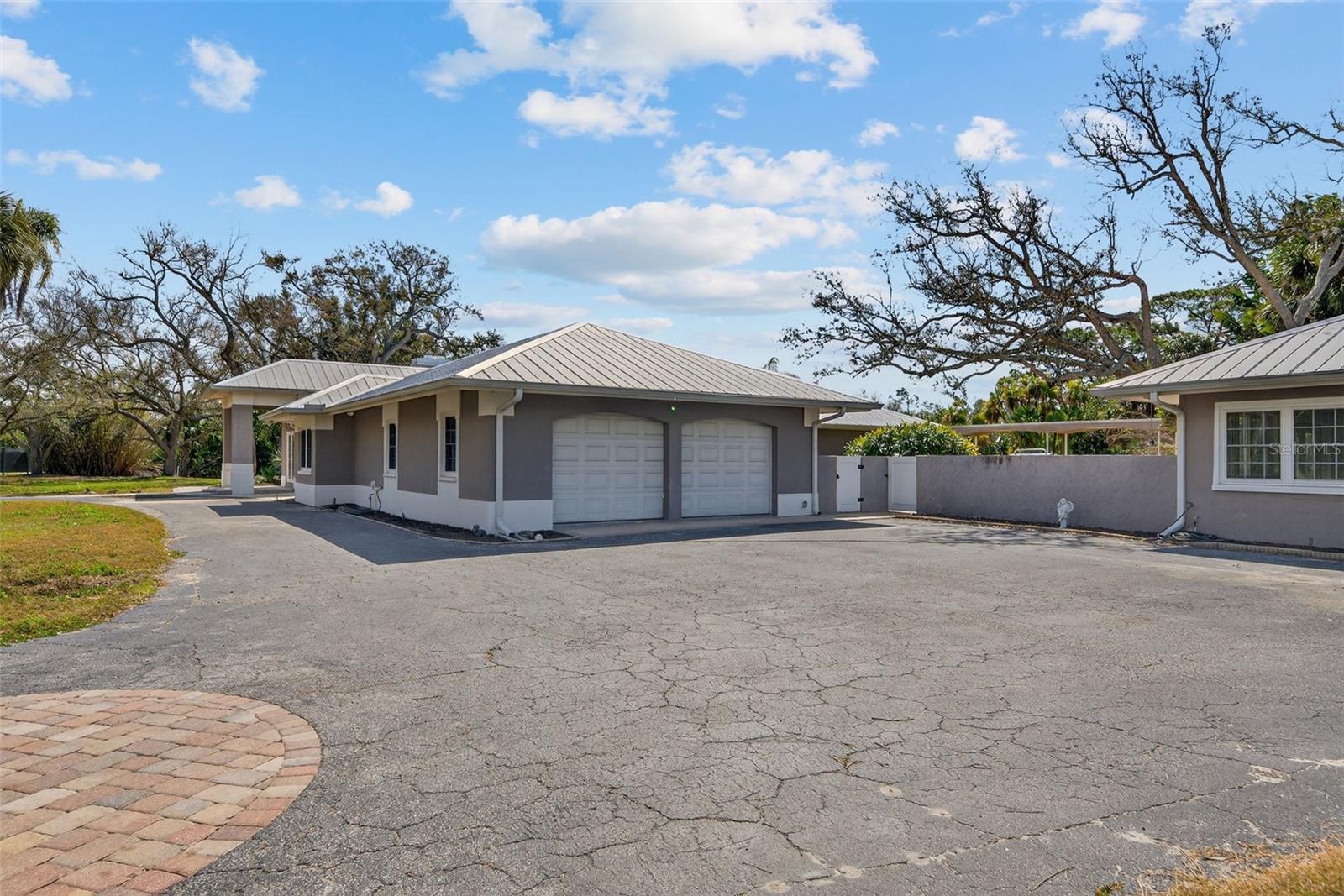 Image 60 of 82 For 7108 Midnight Pass Road