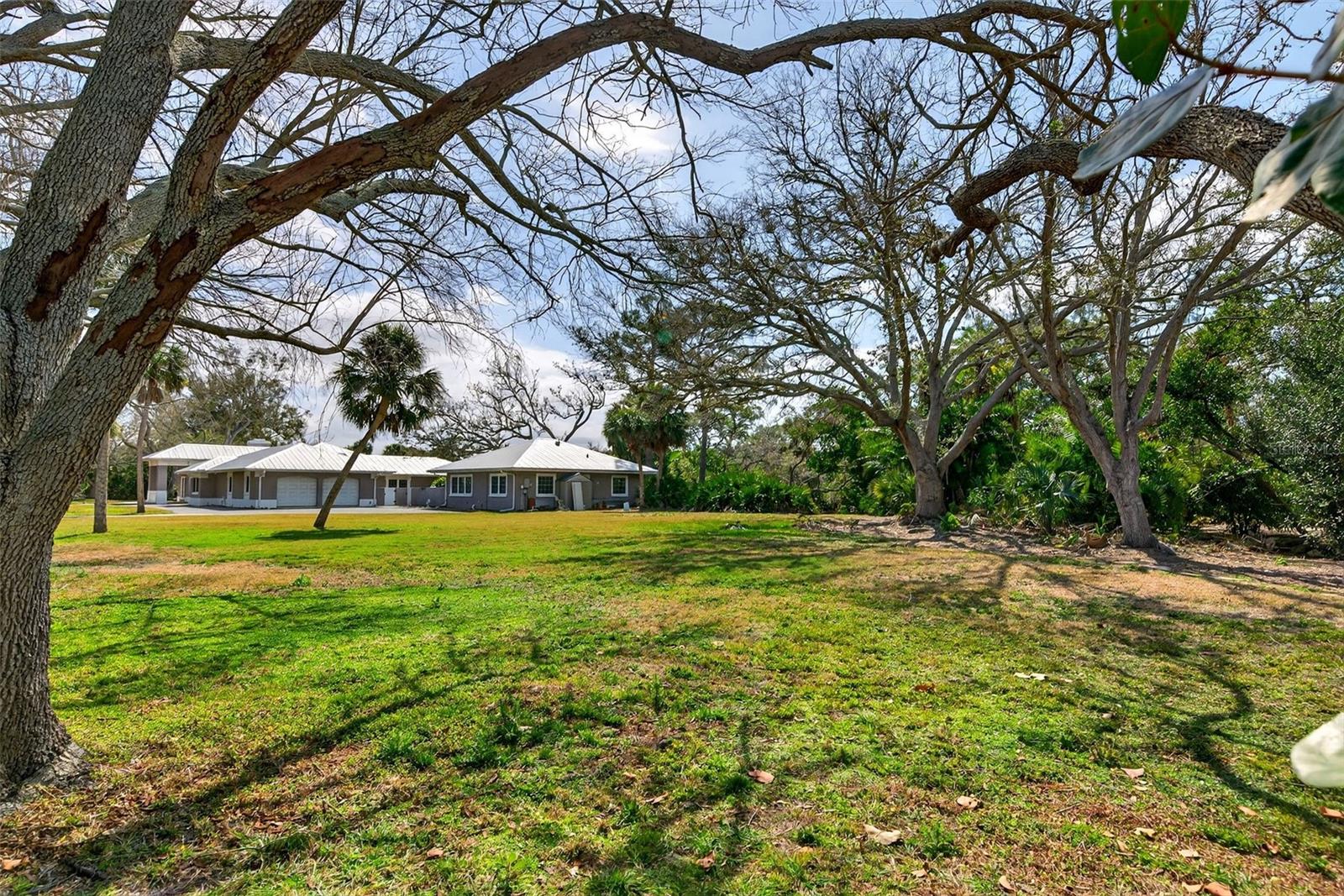 Image 61 of 82 For 7108 Midnight Pass Road