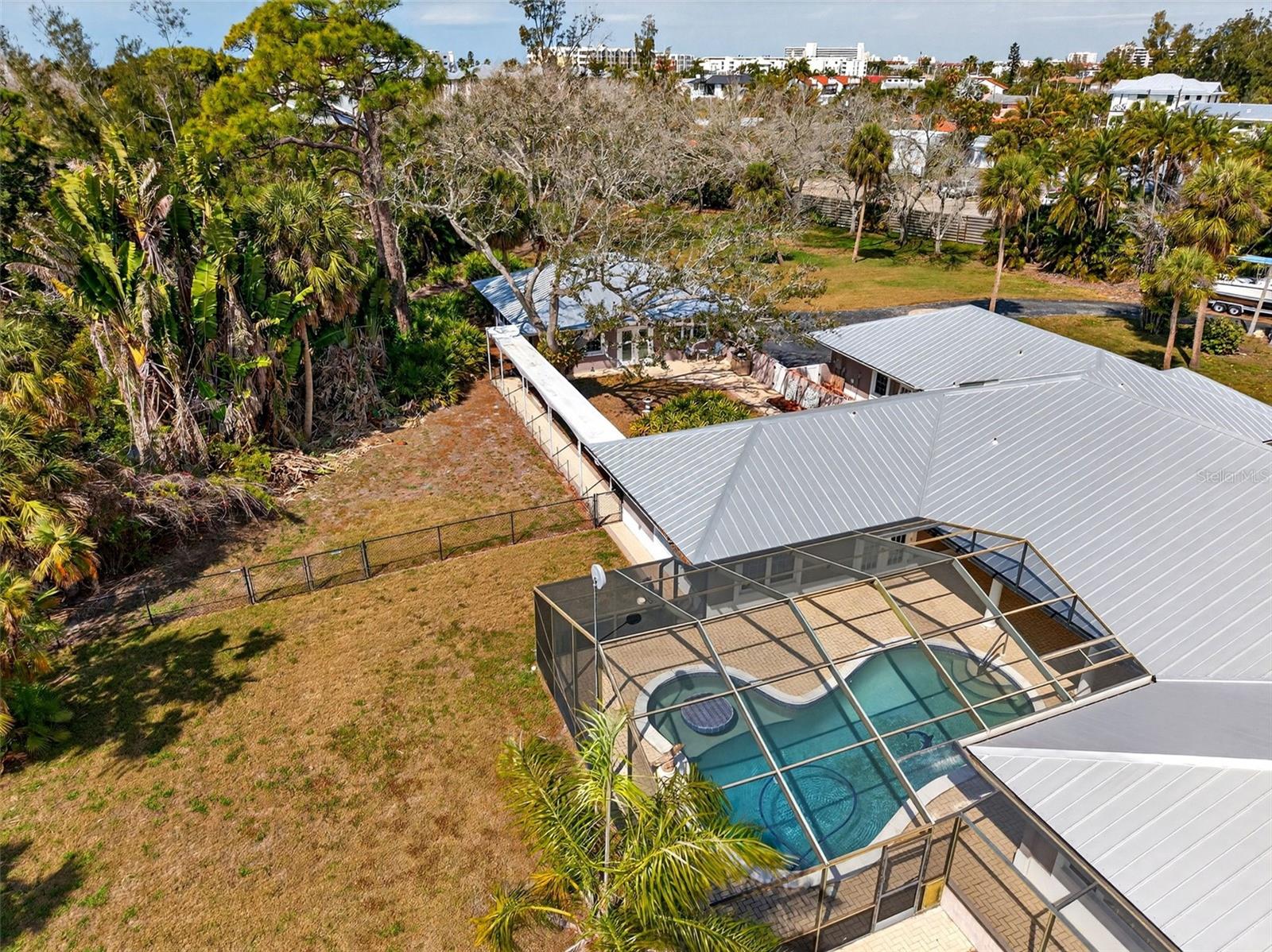 Image 63 of 82 For 7108 Midnight Pass Road