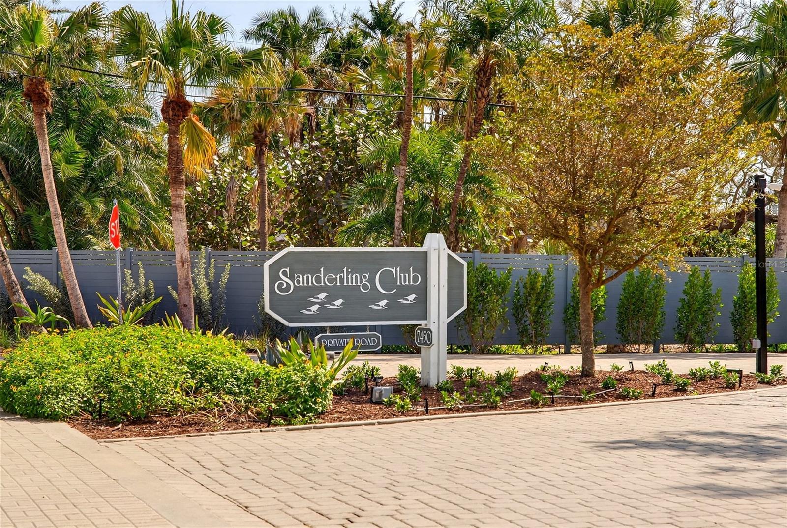 Image 65 of 82 For 7108 Midnight Pass Road