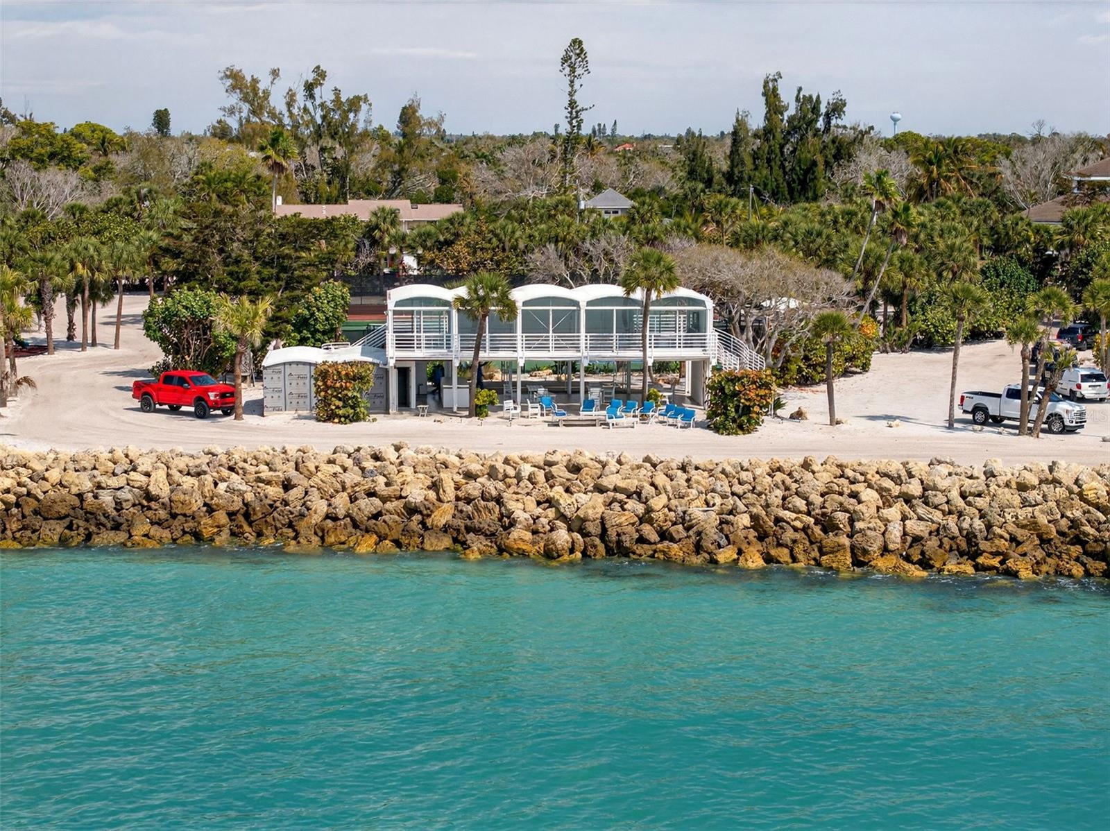 Image 67 of 82 For 7108 Midnight Pass Road