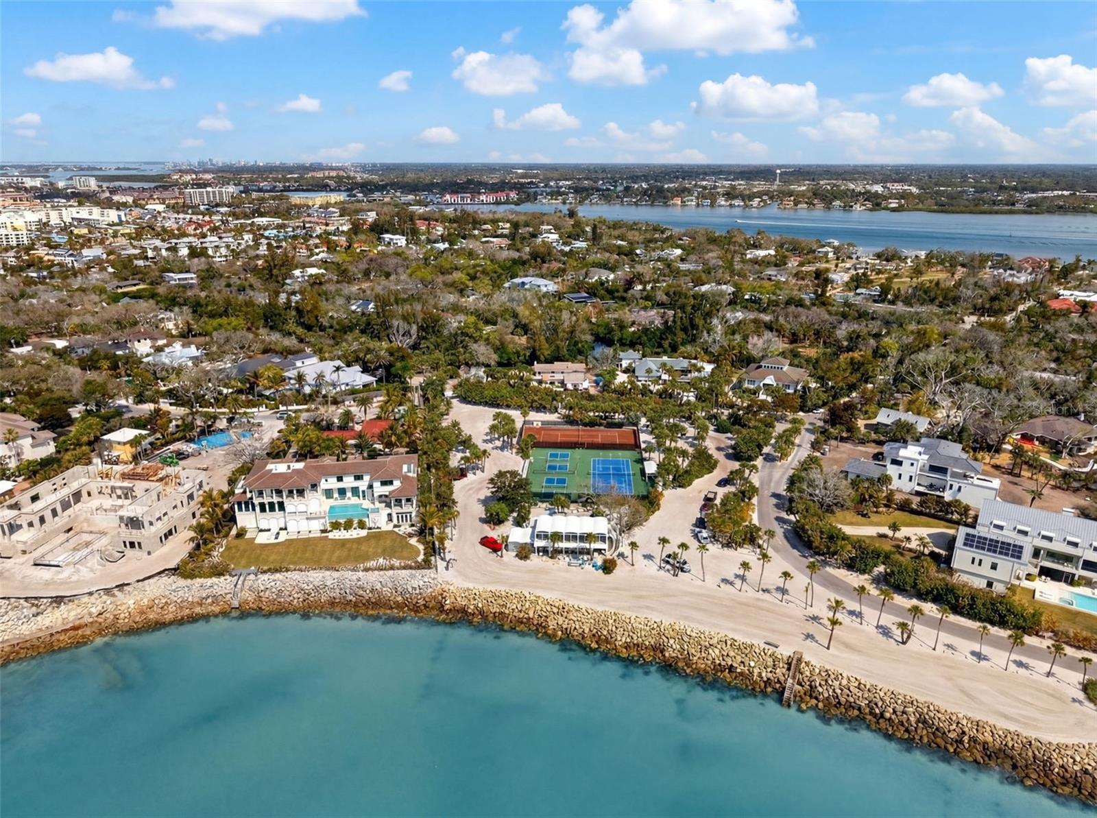 Image 70 of 82 For 7108 Midnight Pass Road