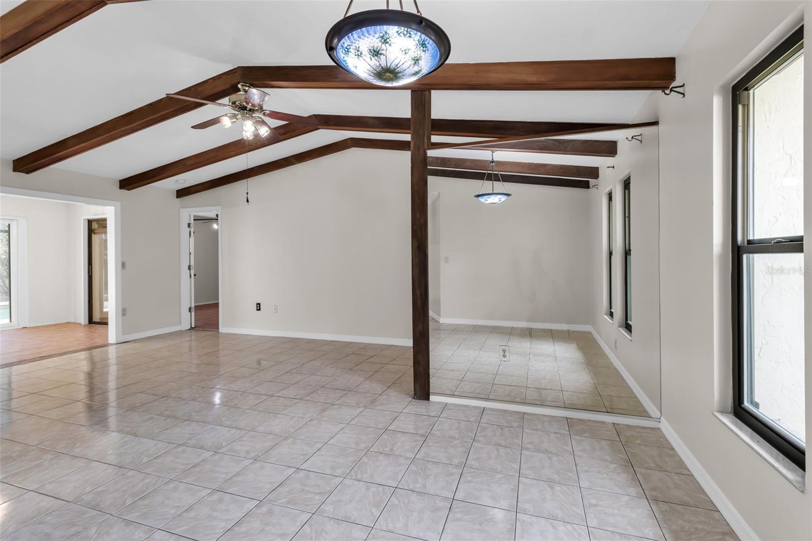 Image 10 of 33 For 4867 Huntleigh Drive