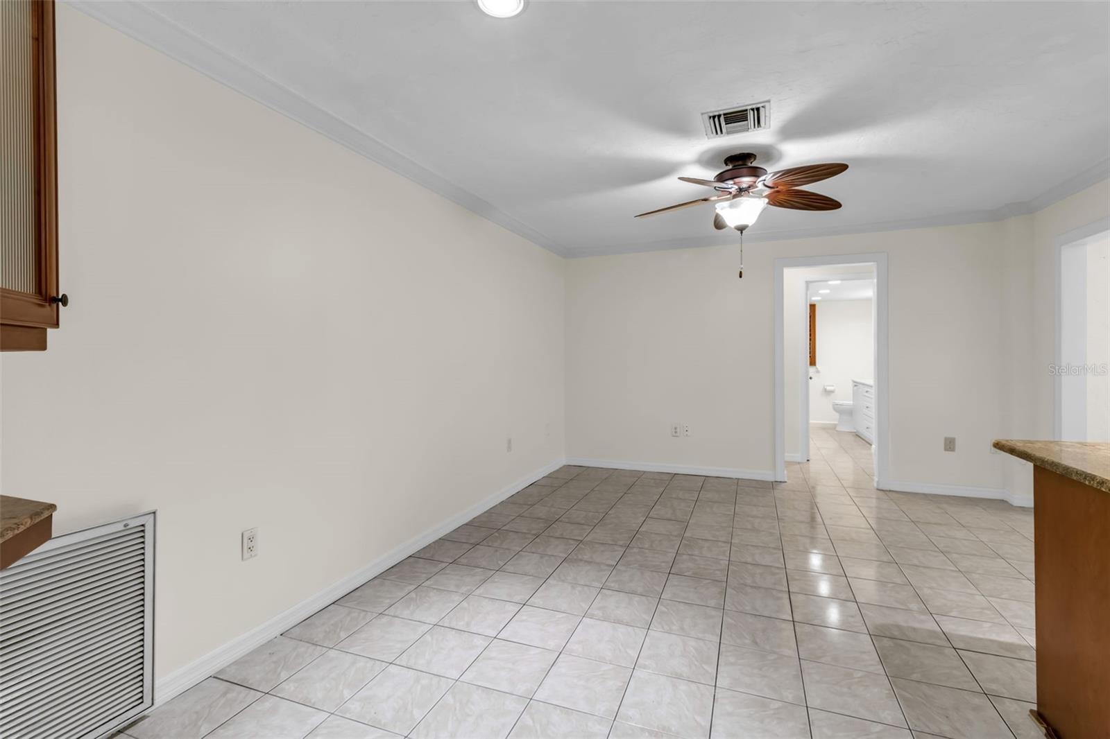 Image 16 of 33 For 4867 Huntleigh Drive