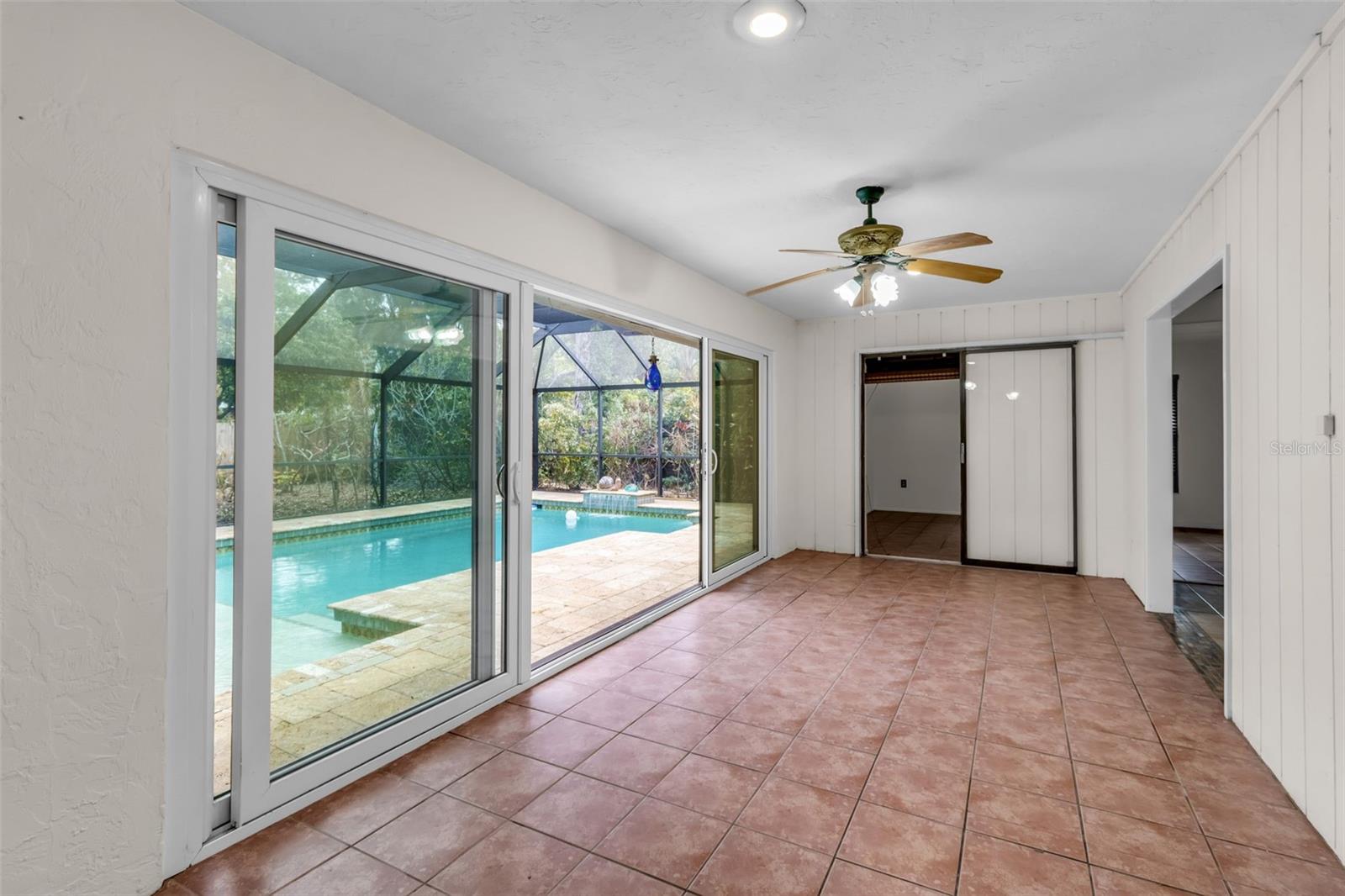 Image 20 of 33 For 4867 Huntleigh Drive