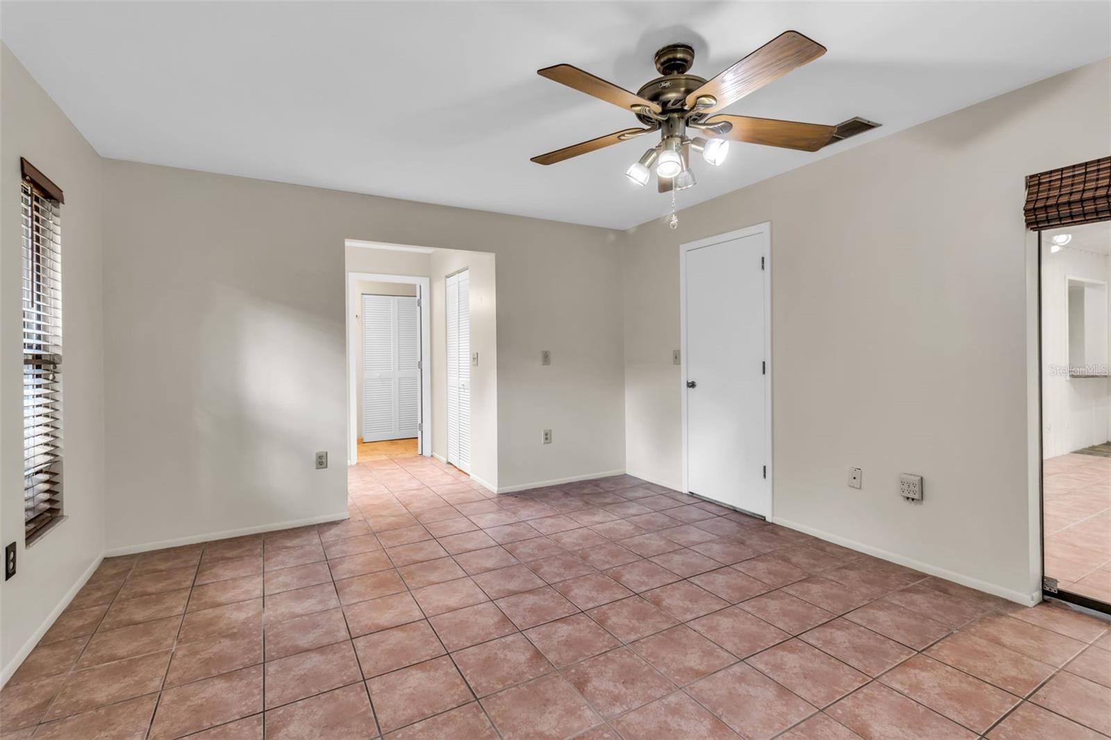 Image 25 of 33 For 4867 Huntleigh Drive