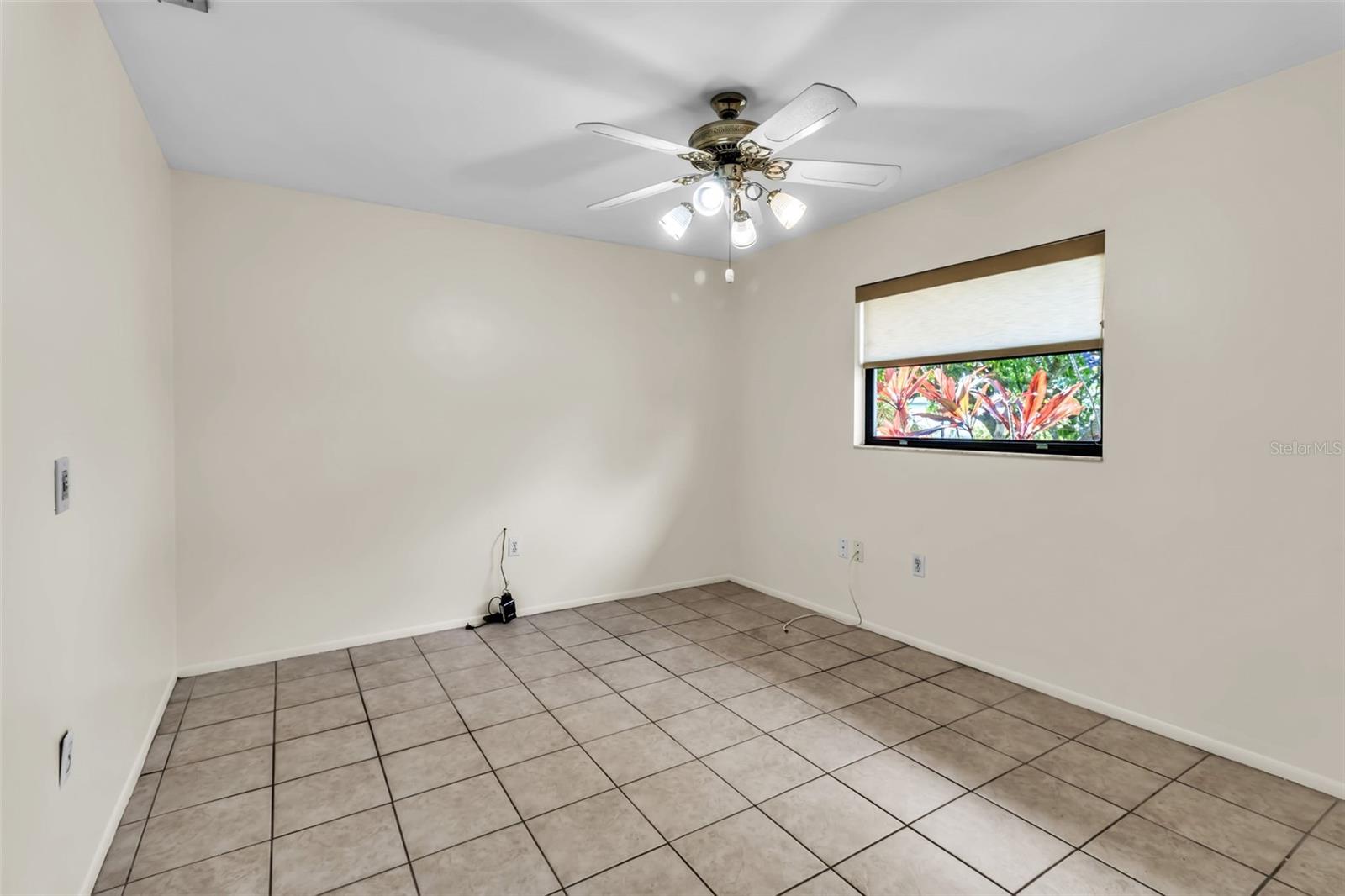 Image 27 of 33 For 4867 Huntleigh Drive