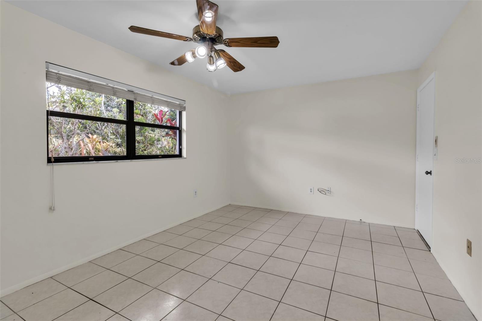 Image 29 of 33 For 4867 Huntleigh Drive