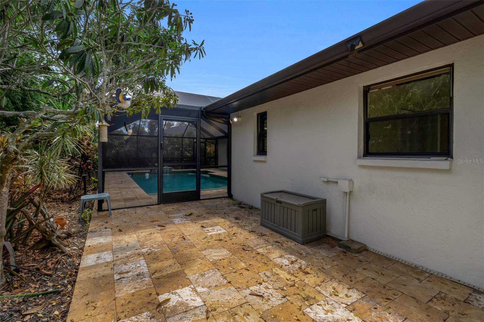 Image 6 of 33 For 4867 Huntleigh Drive