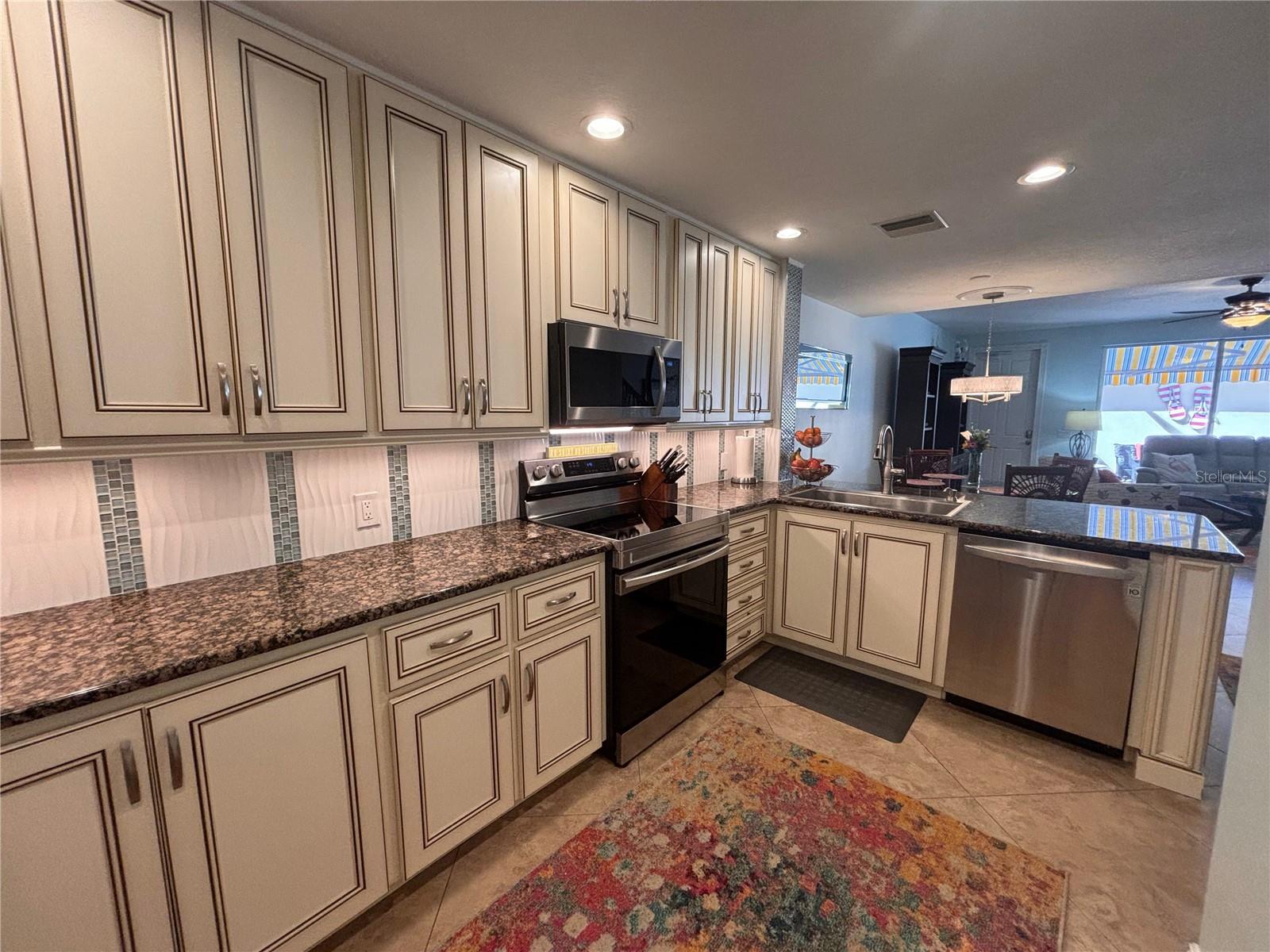 Image 7 of 42 For 7753 Bergamo Avenue