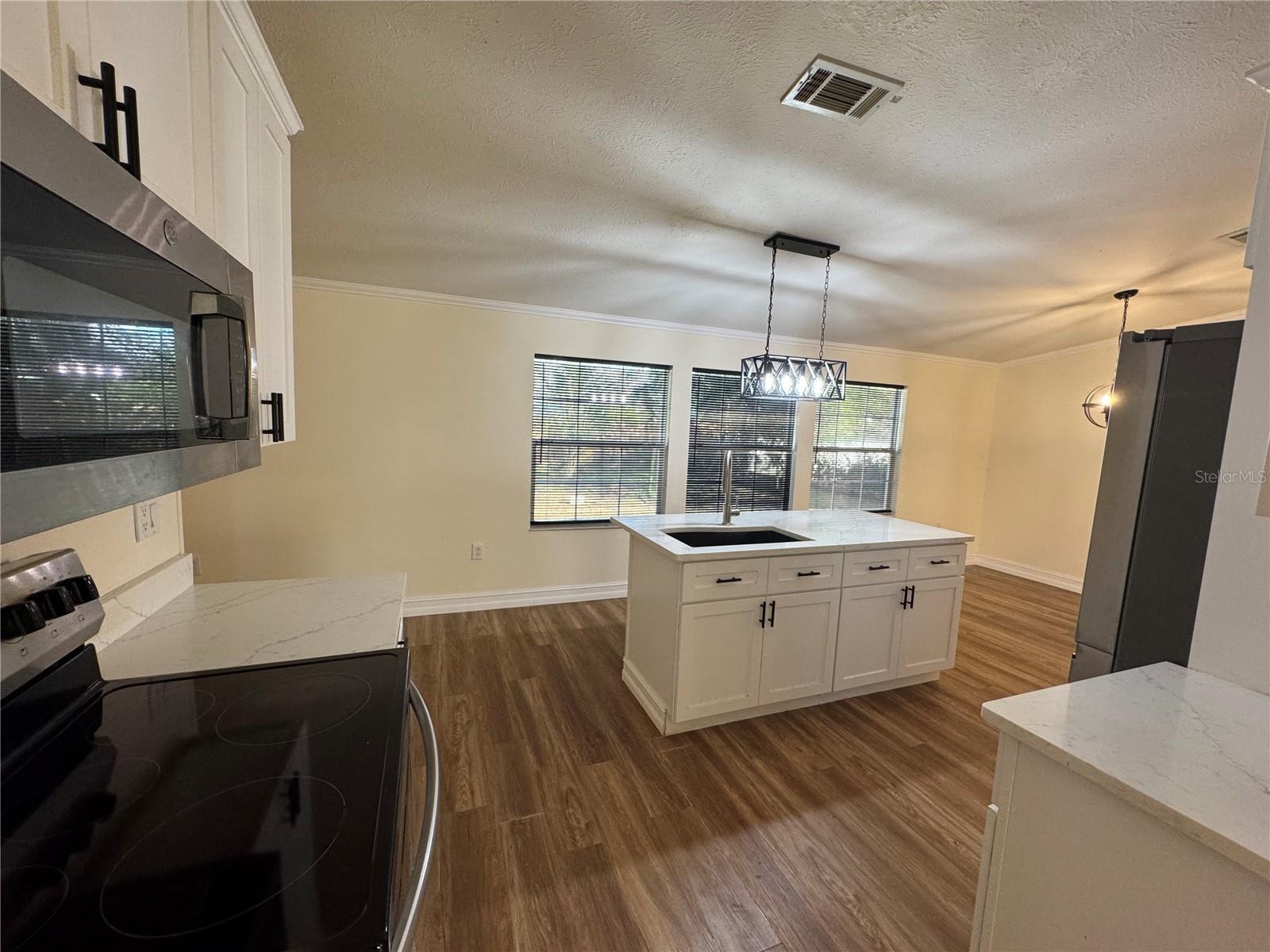 Image 13 of 23 For 4967 Las Vegas Drive