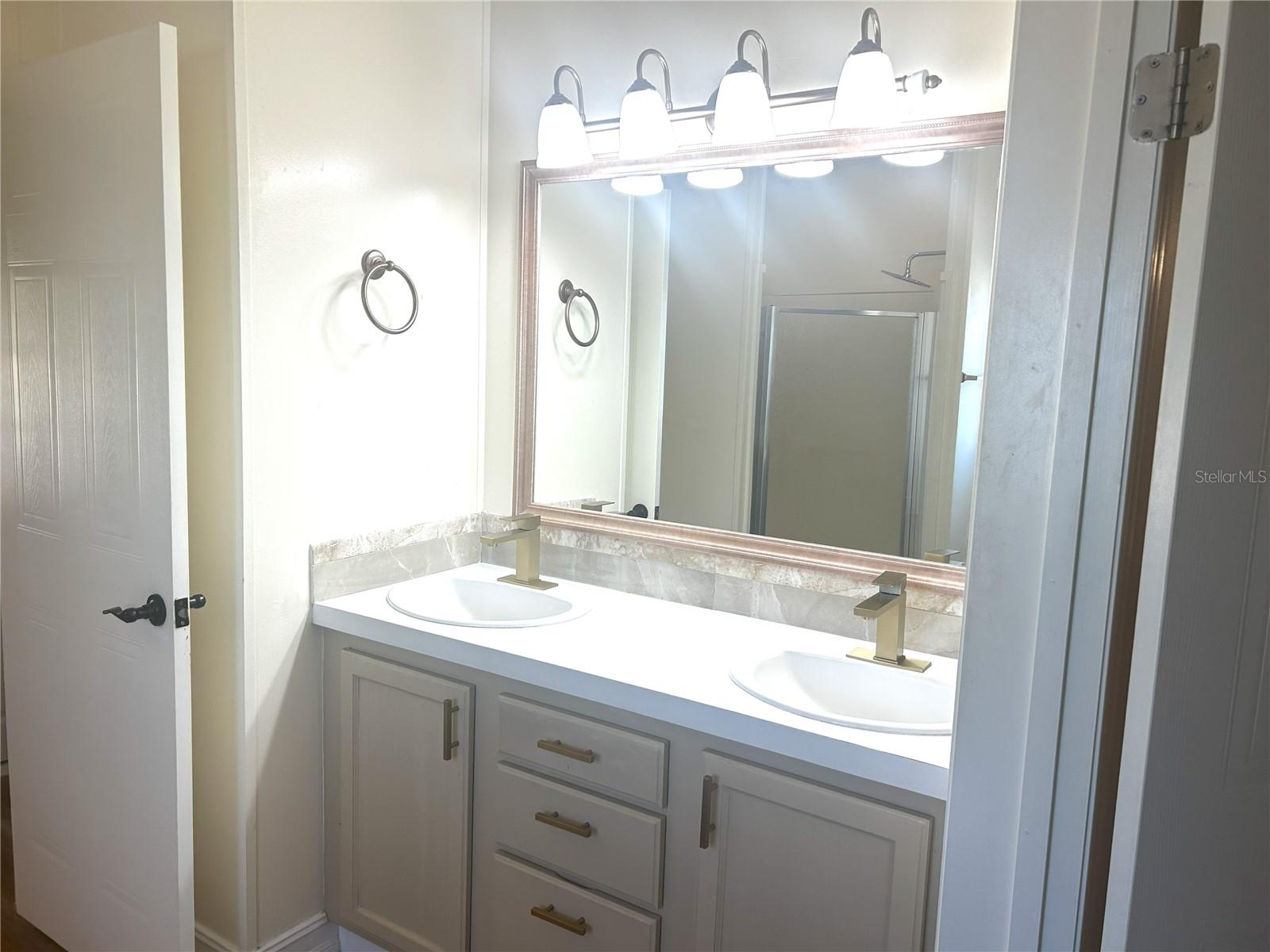 Image 15 of 23 For 4967 Las Vegas Drive