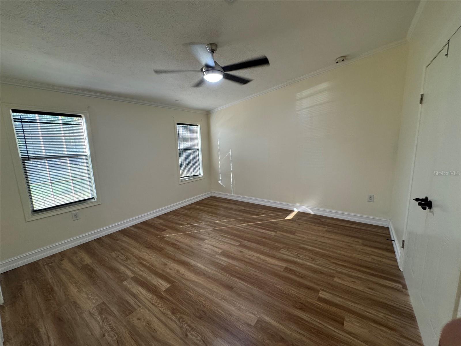 Image 17 of 23 For 4967 Las Vegas Drive