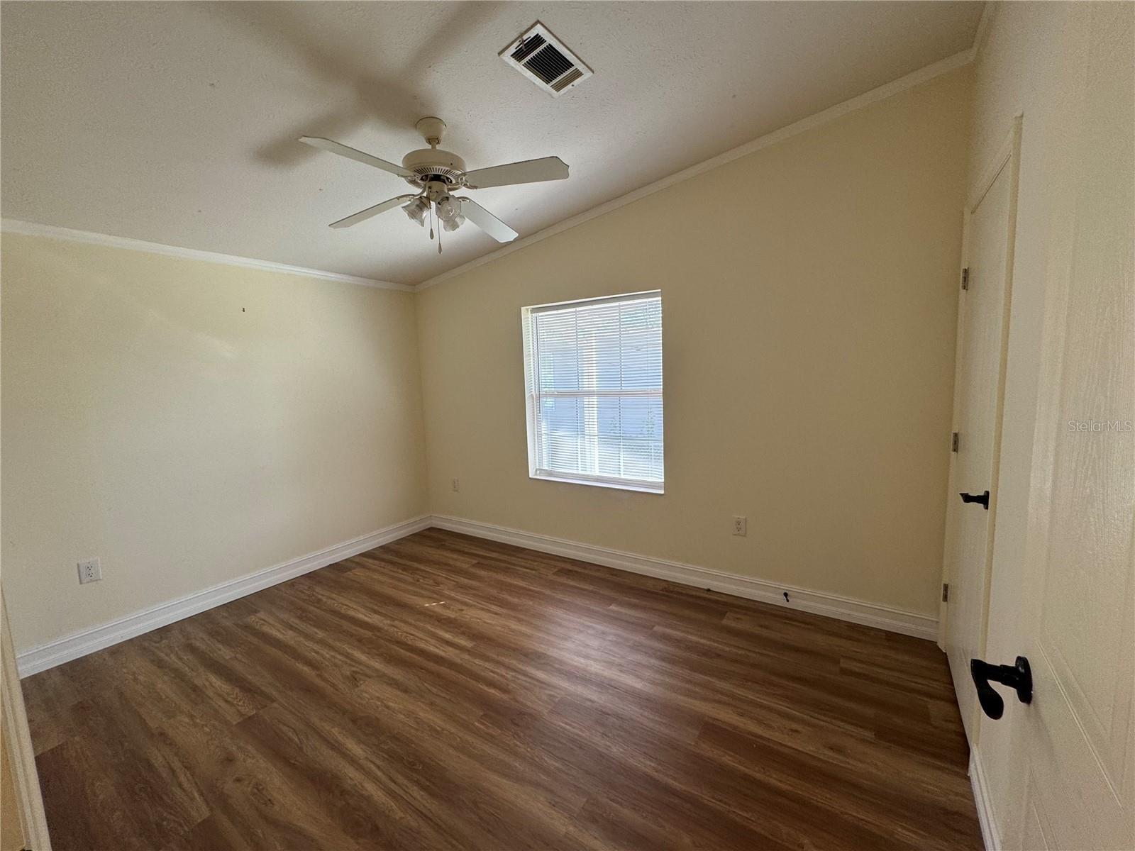 Image 18 of 23 For 4967 Las Vegas Drive