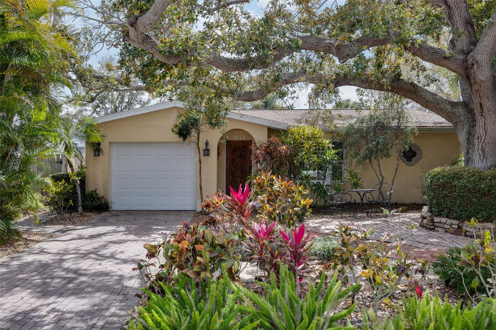 Details for 239 Sovrano Road, VENICE, FL 34285