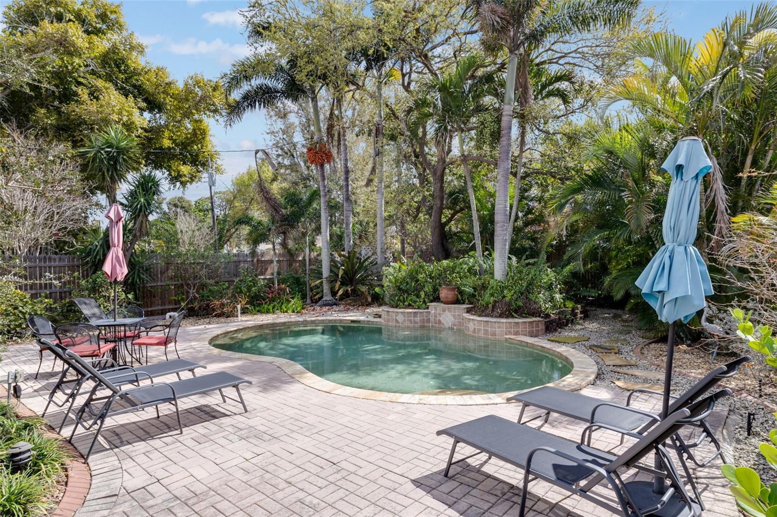 Image 9 of 31 For 239 Sovrano Road