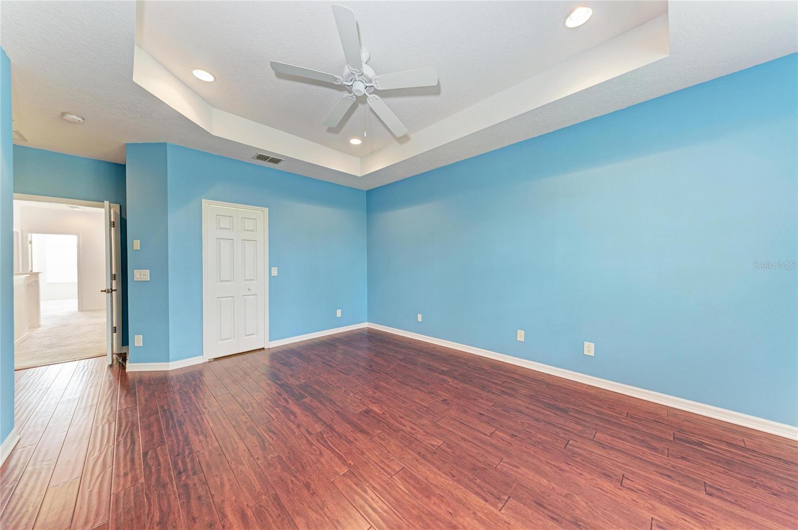 Image 22 of 52 For 8160 Villa Grande Ct